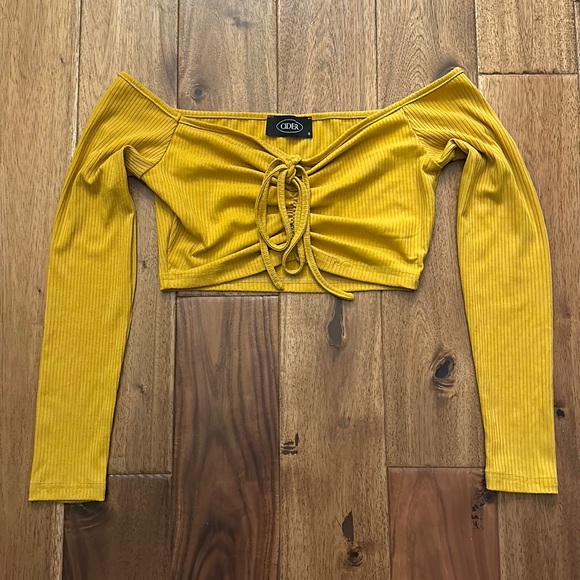 CIDER Ruched Rib Halter Top - Picture 5 of 11